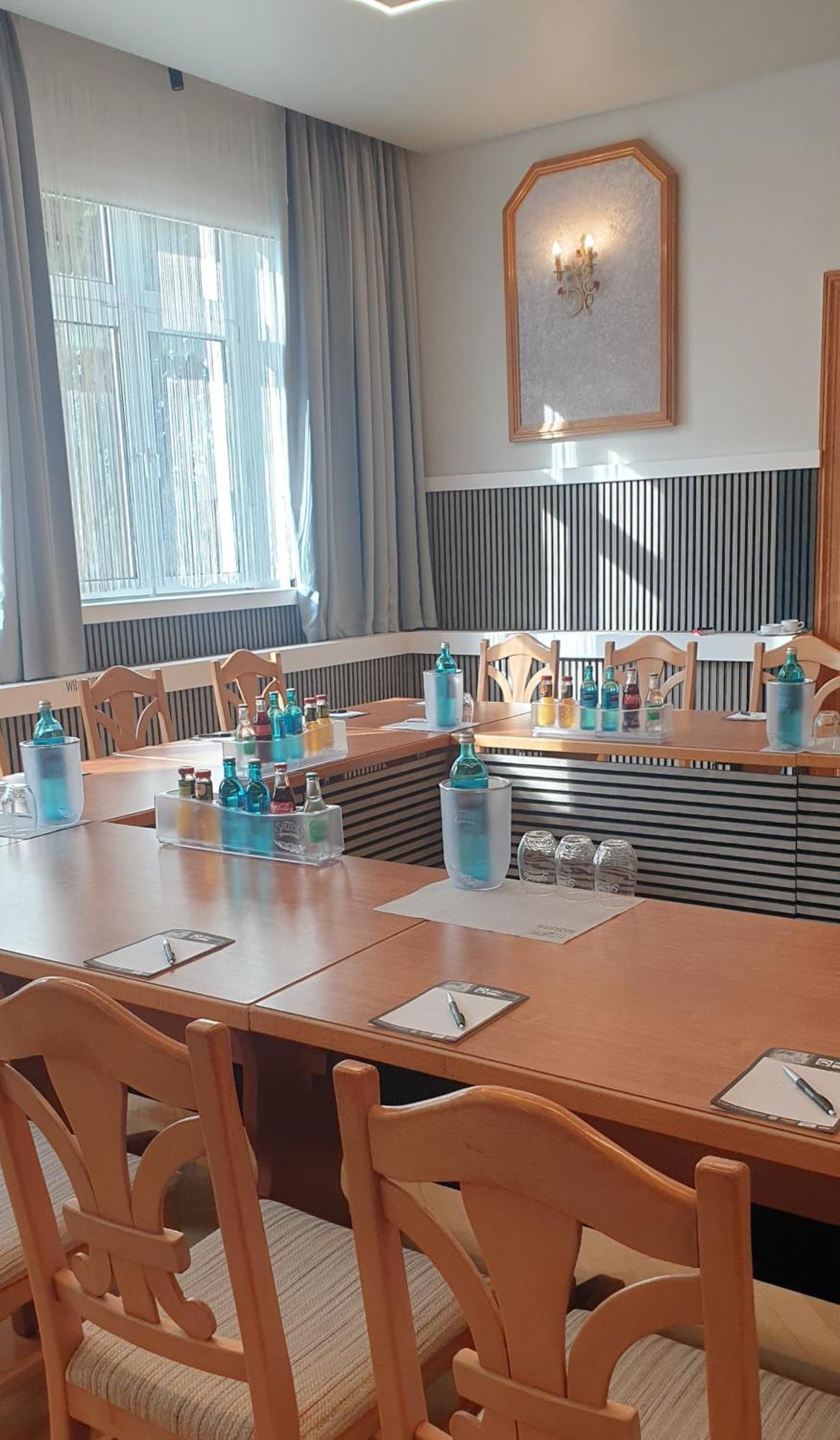 Hotel Wippertal - Voll Klimatisiert Bernburg Exterior foto